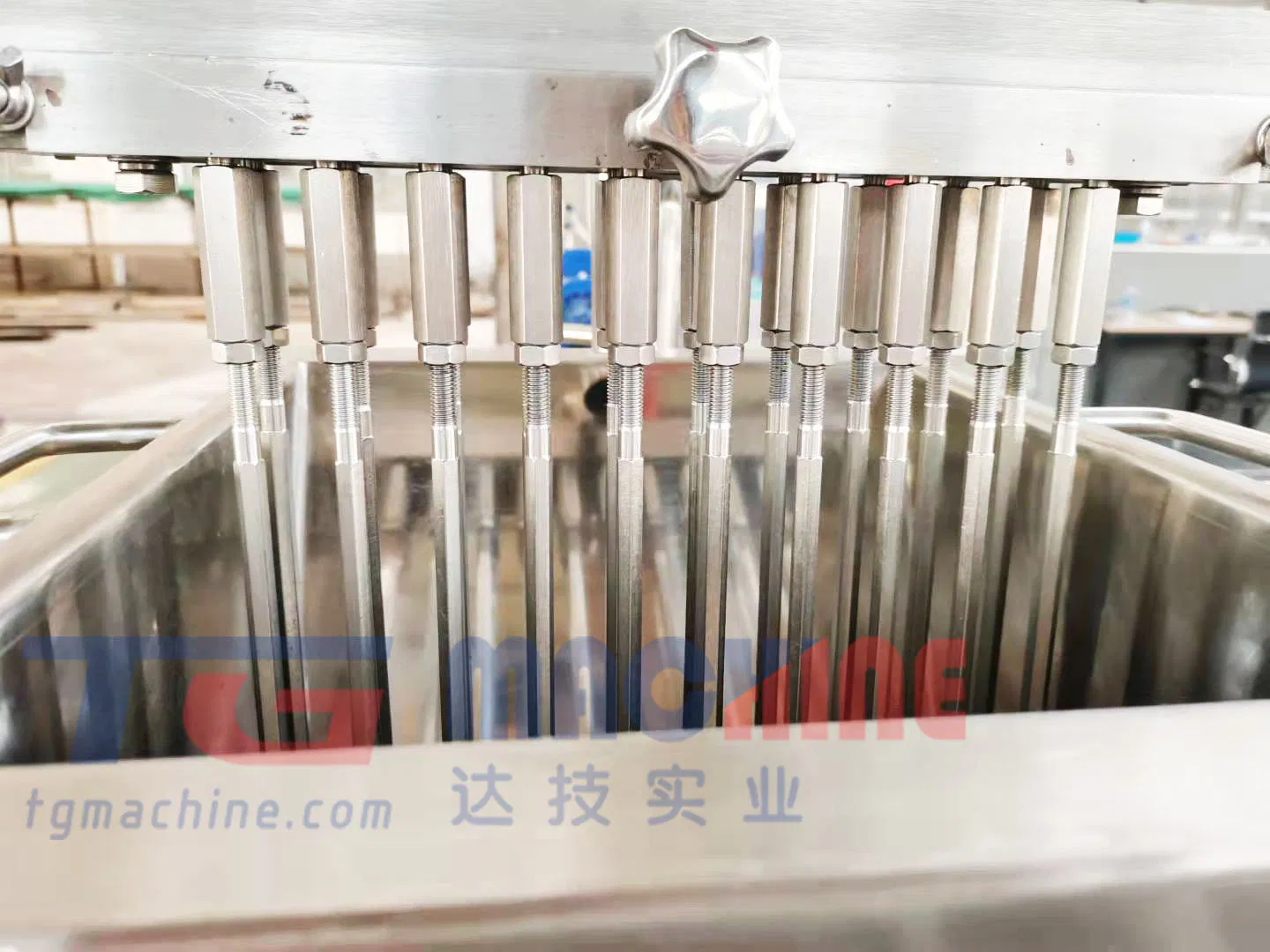 Letter Shaped Fruit Flavor Vitamin Gummy Candy Production Line Filling Candy Machinery Bear Jelly/Gummy Candy Making Machine